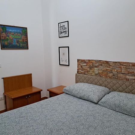 Apartment Roma Tor Vergata Con Giardino Exterior foto